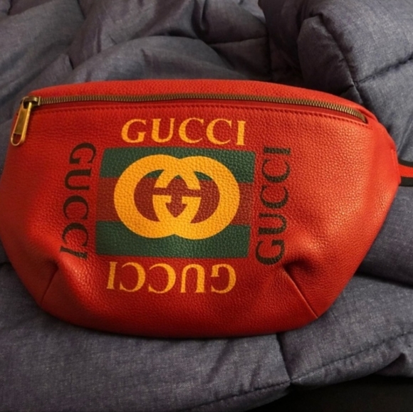 Gucci logo belt bag